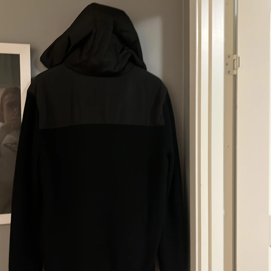 Svart jacka med huva från Porsche x BOSS - 1