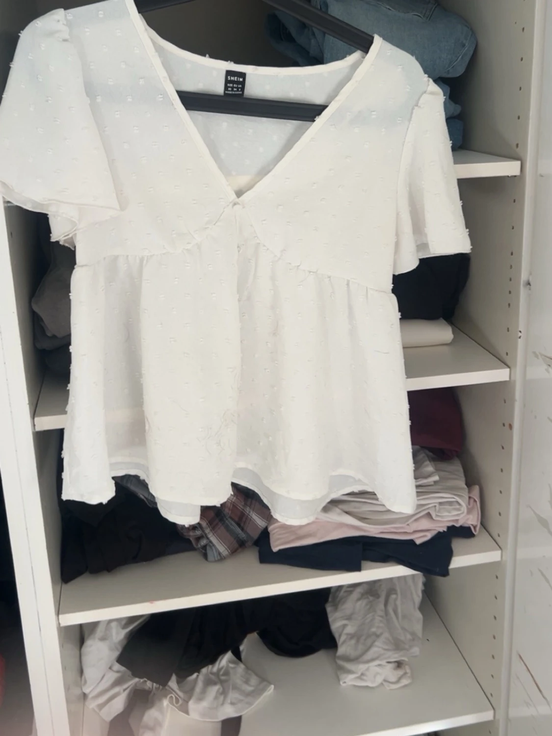 Vit blus med volangärm från Shein