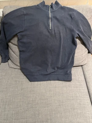 LMTD tröja för 13-14 åringar. - Den är i bra skick. Jag har använt den ca 10 ggr.