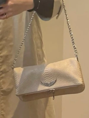 väska - väska liknande zadig et voltaire köpt på vinted! bra skick🤗