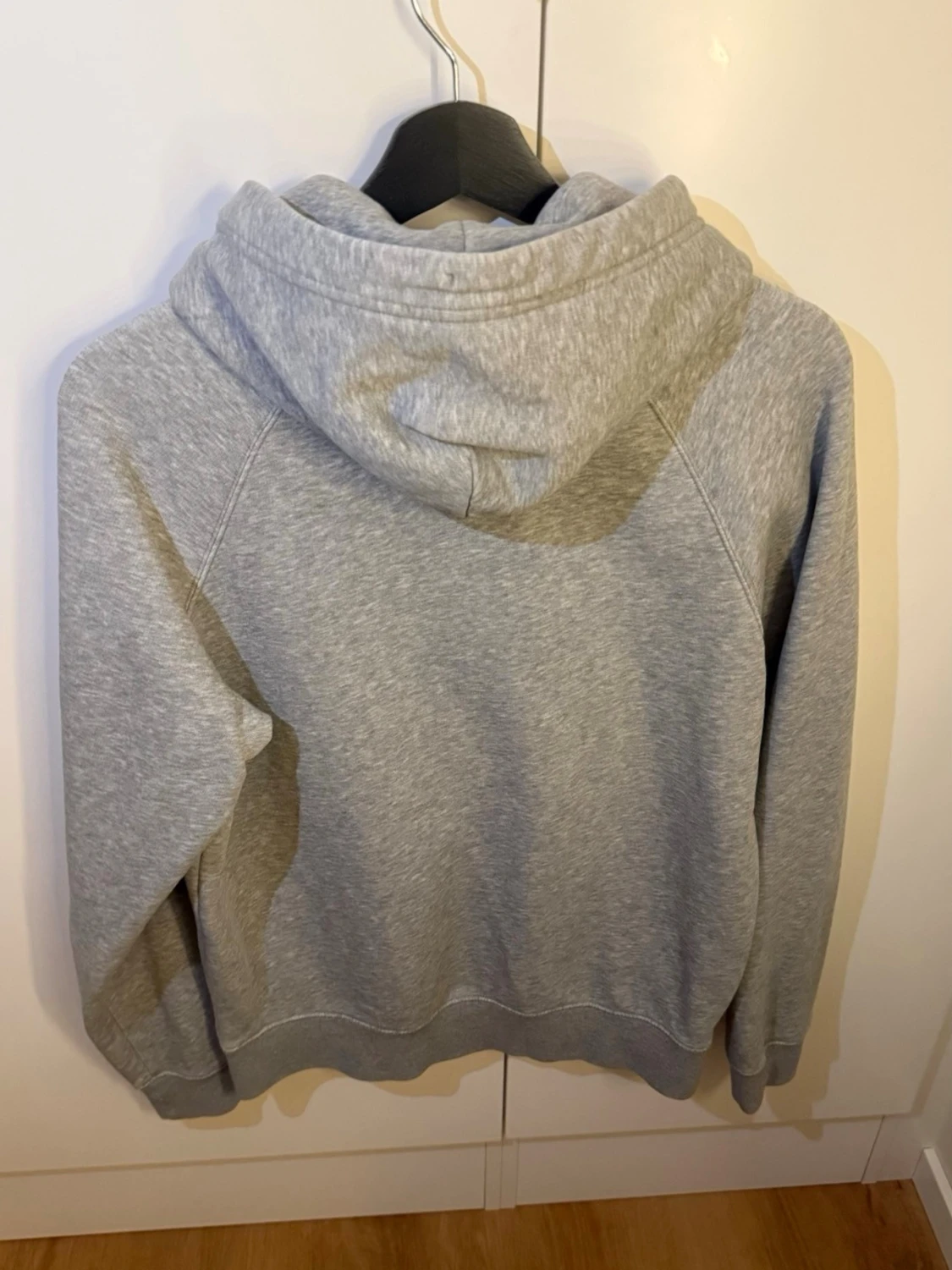 Grå hoodie från GANT med logga - 5