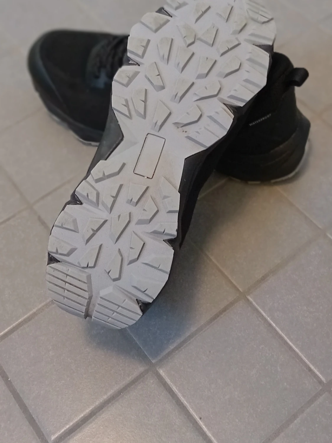 Svarta sneakers från INNEX - 2