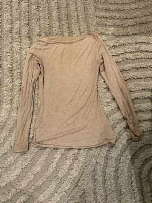 Intimissimi tröja  - Säljer min beiga intimissimi då den inte kommer till användning längre💞 