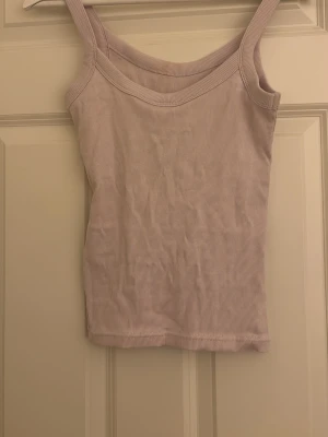 Linne från gina - Säljer ett nytt linne från Gina i storlek S