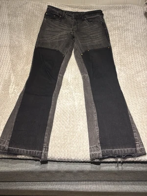 Sterlingz flared denim jeans - Säljer dessa pga att dom inte används längre | Skick: 8/10 | Storlek: M | Pris kan diskuteras vid snabb affär🤝
