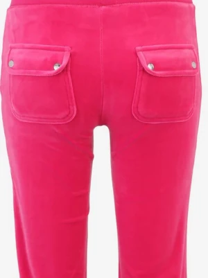 Rosa Juicy Couture mjukisbyxor - Säljer ett par neon rosa juicy byxor. Storlek xs men fungerar även för personer med S då jag är de och får på mig dom. Bara att höra av sig vid frågor eller om du vill ha fler bilder🩷