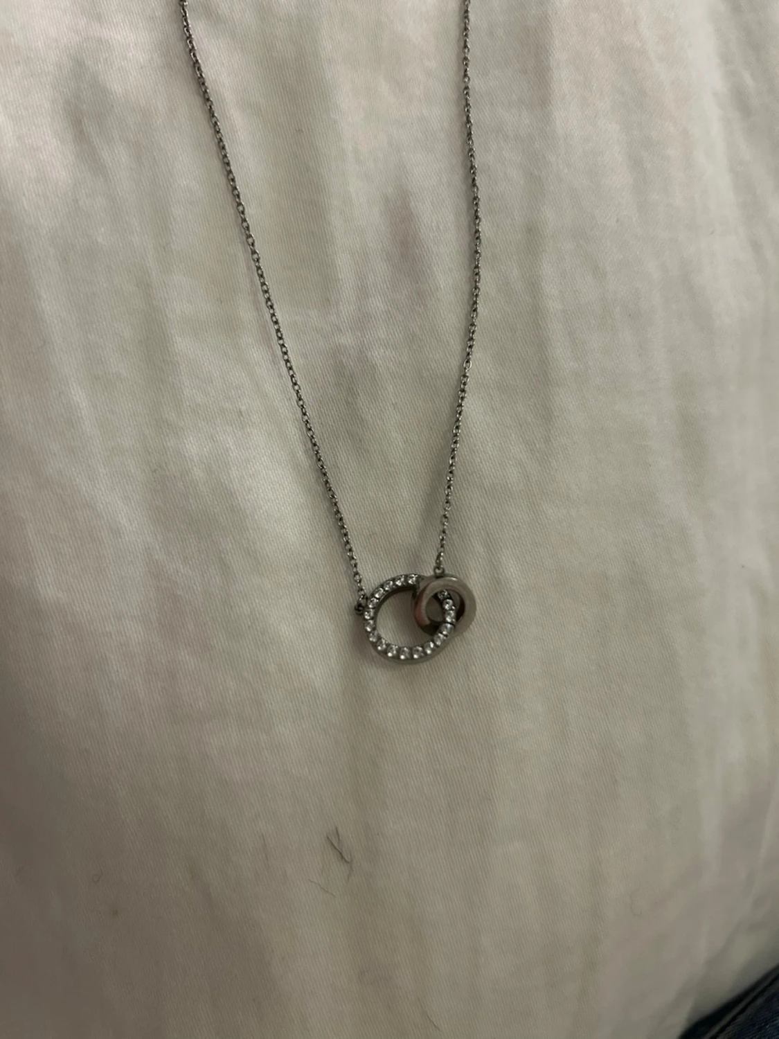 Silverhalsband med cirkelberlock från Edblad  - 1