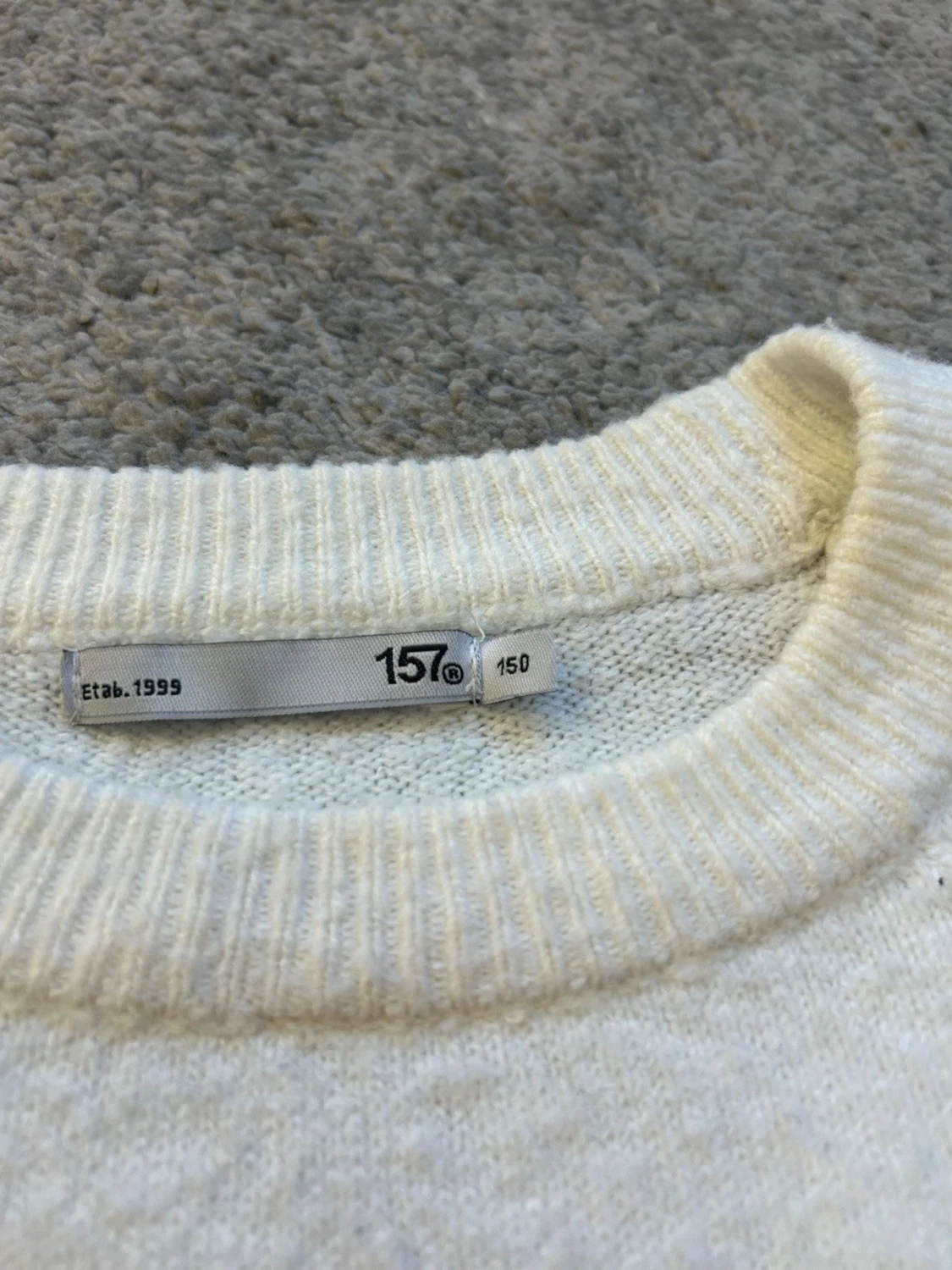 Vit stickad tröja från 157 - 1
