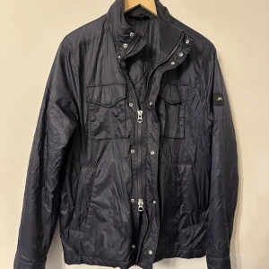 J.Lindeberg Jacka | L - J.Lindeberg Nylon Jacket | Grymt skick och snygg! | INGA BYTEN | Fraktar spårbart 