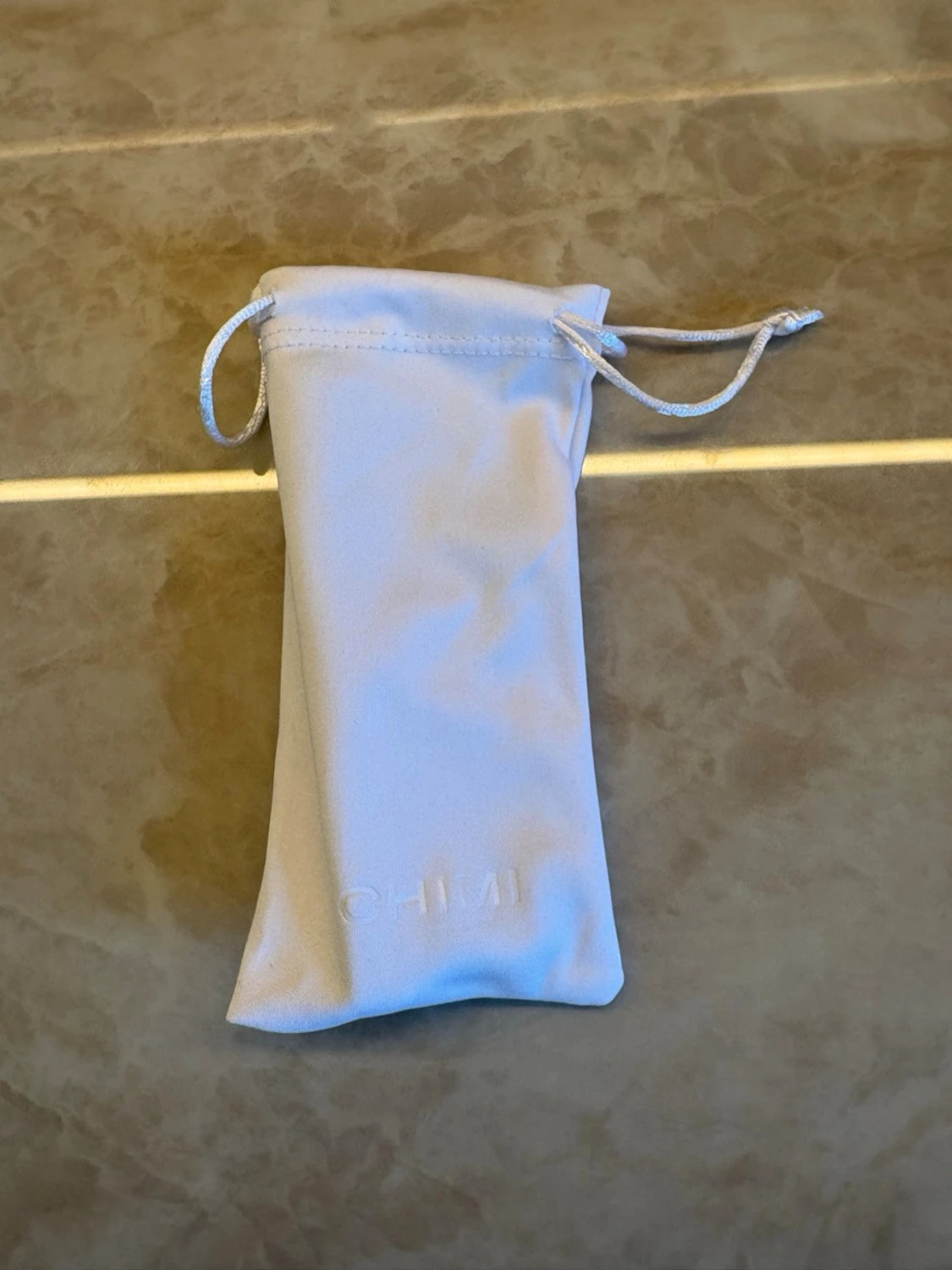 Grå CHIMI solglasögon med fodral - 1