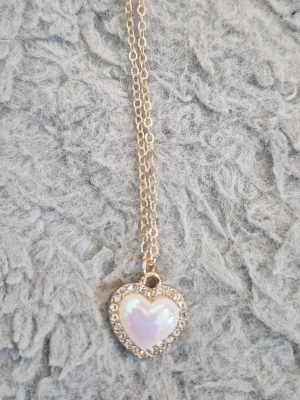 Beautiful necklace  - Never used, brand new necklace. Shippping same day if you order during opening hours of post office 
