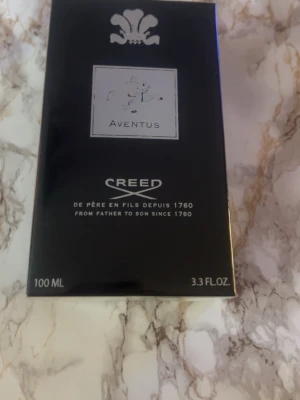Creed Aventus Eau de Parfum 100ml - Helt ny och oöppnad, 100% äkta kvitto finns som bevis. Priset går att diskutera vid seriösa köpare.