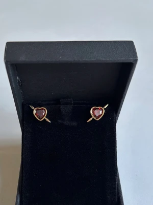 Maria Nilsdotter Pierced Heart Earrings Inspired! - Inspired Earrings from Maria Nilsdotters. The earrings is never used and 100% rust- and nickel-free. If you have any questions, feel free to reach out ☺️
