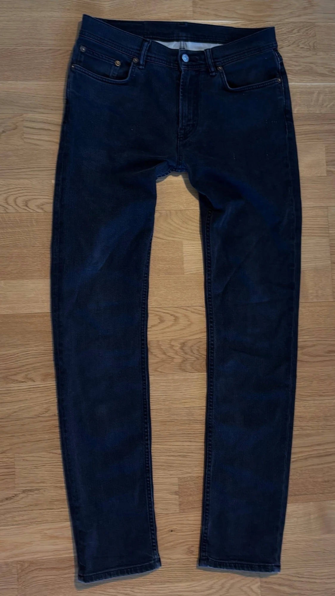 Acne studios svarta jeans slimfit 