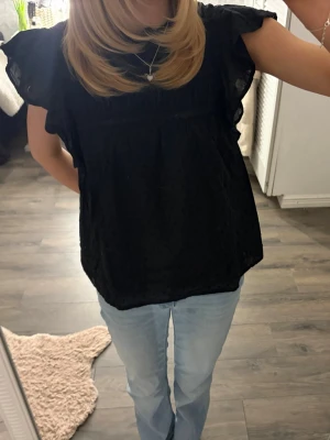 blus  - knappt använd 