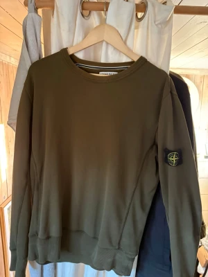 Snygg stone island tröja grön  - Om ni har frågor kan ni alltid skriva!