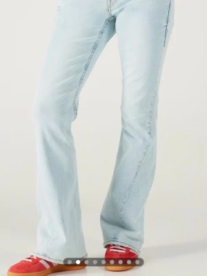 True religion Joey ombré jeans - Midjemåttet är 40 cm rakt över och innerbenslängden är 78 cm