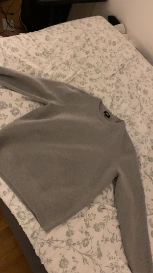 grå kofta - grå kofta från uniqlo storlek M