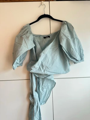 Omlott topp - Så söt omlott topp från bikbok. Storlek xs! Så fint skick💖