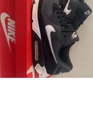 Nike Air Max 90 svart/vit sneaker - Nike Air Max 90.