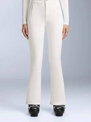 Vita utsvängda skidbyxor - Säljer ett par snygga vita överdragsbyxor som funkar i skidbacken eller till afterski. Köpta på zalando för 1195kr och är endast använda en gång med minimala defekter.🩷