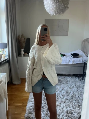 Jeans shorts - Snygga blå jeans shorts från H&M. Storlek 34.