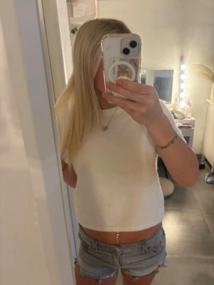 Vid stickad tröja - Knappt använd💗