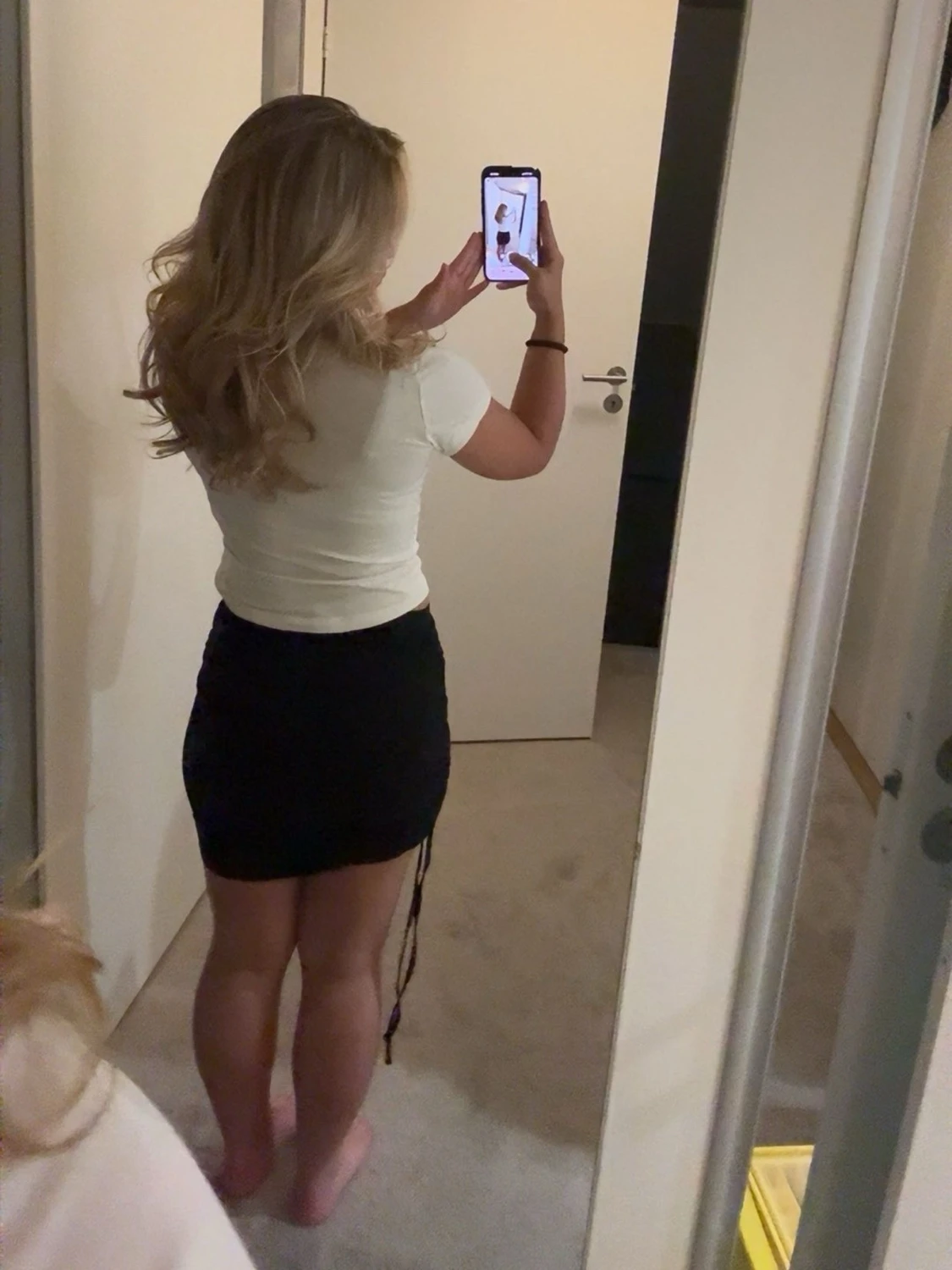 Svart tight kortkjol - 1