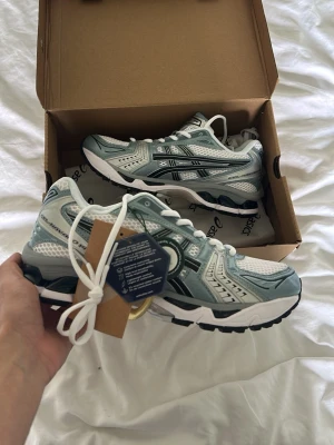 Asics gel kayano 14 - Helt nya med box som ingår 