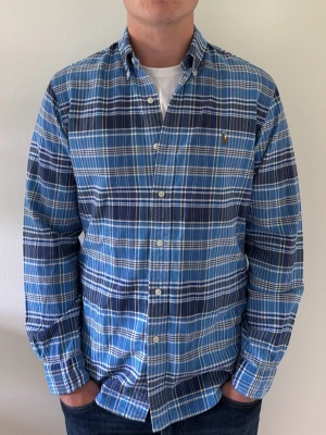 Ralph Lauren Skjorta - - Condition: 8/10 - Color: Blue - Size: M