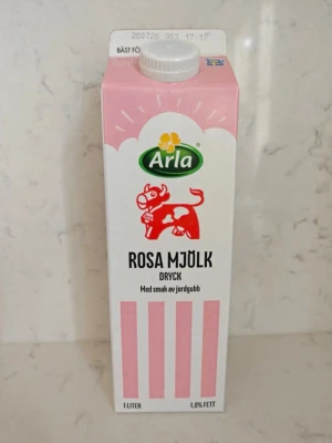 Arla rosa mjölkdryck jordgubb - Förpackning är tom. Men ursköljd!