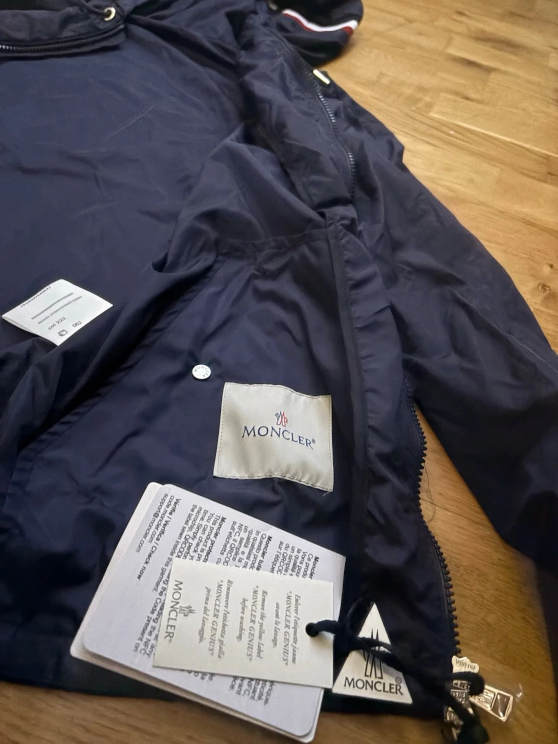 Marinblå vindjacka från Moncler - 3