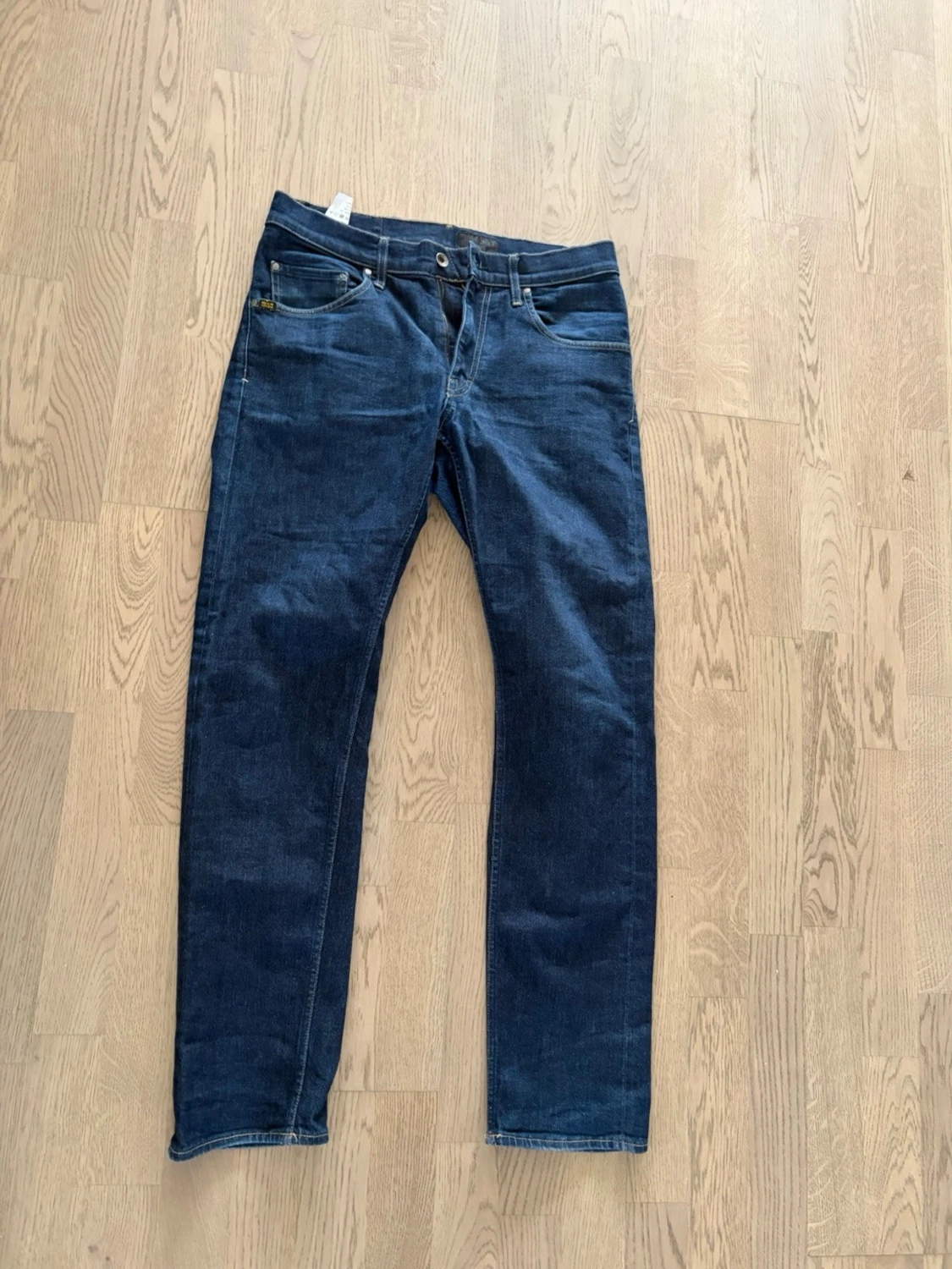 Mörkblå jeans från T o S