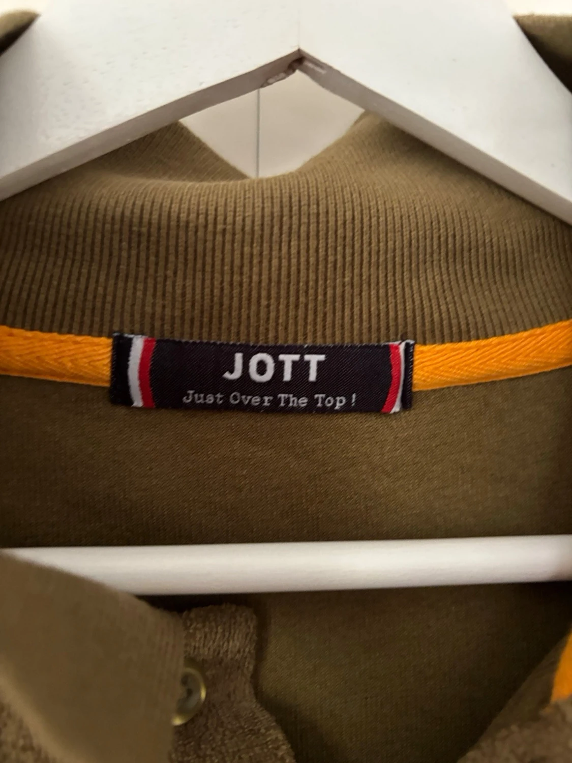 Brun polotröja från JOTT - 1