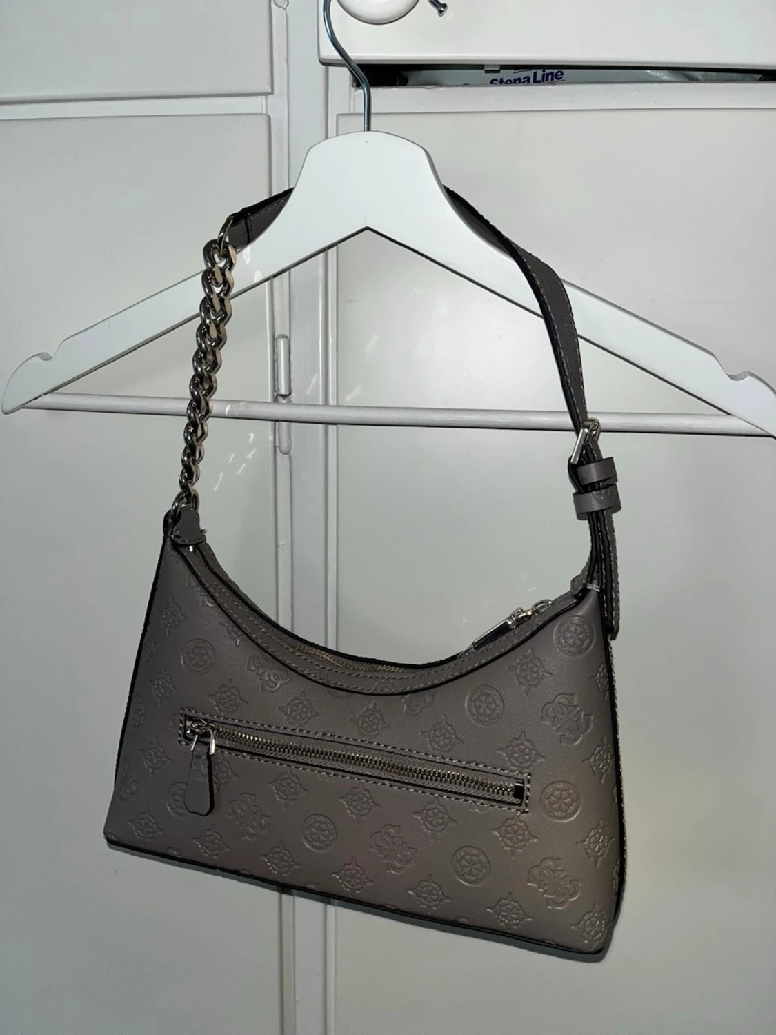  axelväska från Guess - 2