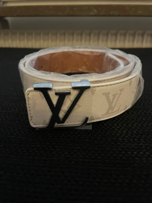 L och v bälte - L och v bälte storlek 105cm