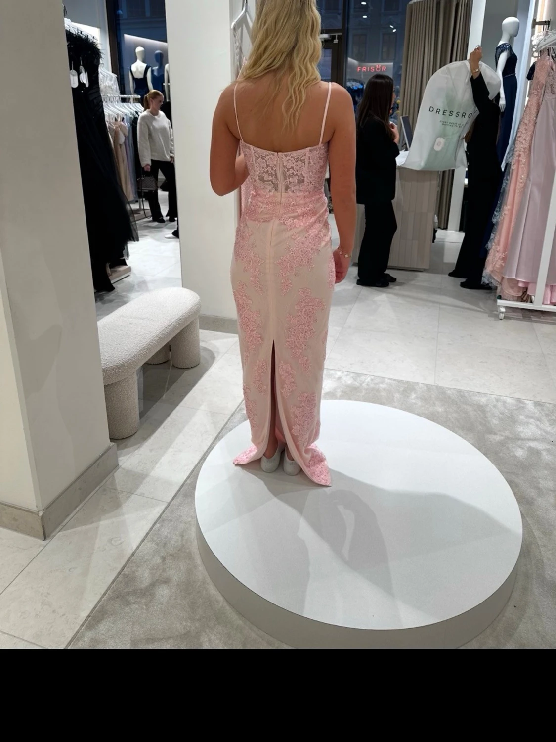 Lång rosa balklänning  - 3