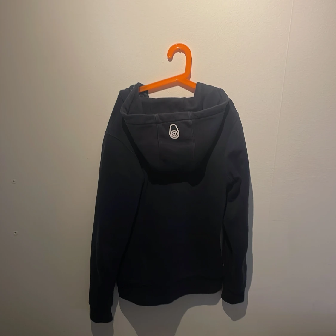 Blå hoodie med dragkedja från Sail Racing - 1
