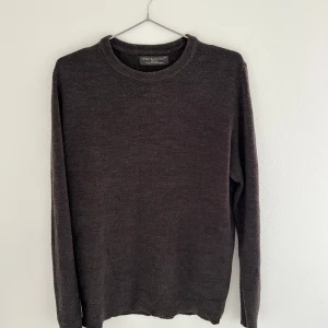 Merinoull tröja - Merinoull tröja i väldigt fint. Storlek M men passar S då den är slimfit.