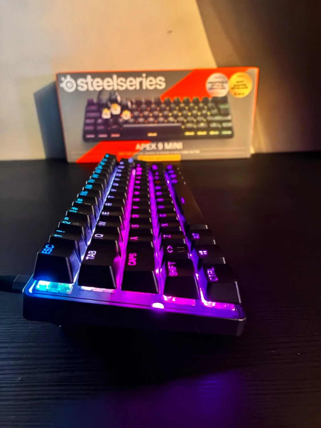 SteelSeries Apex 9 Mini keyboard 60% - 2