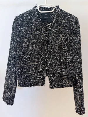 Svartvit jacka från Mango str S - Oanvänd jacka från Mango