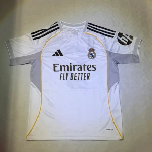 Jude Bellingham Matchtröja - Jude Bellingham Matchtröja hemmaställ från 25/26 säsongen som är i nyskick 