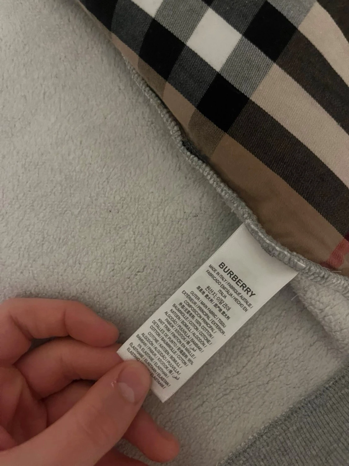 Grå hoodie från Burberry med dragkedja KOM MED BUD - 3