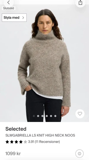 Stickad polotröja - En stilren beige/brun stickad tröja från Selected med i storlek xs💞💞