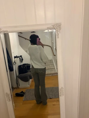 Gröna byxor ifrån Nelly  - Säljer mina Nelly byxor eftersom dom inte kommer till användning 💚