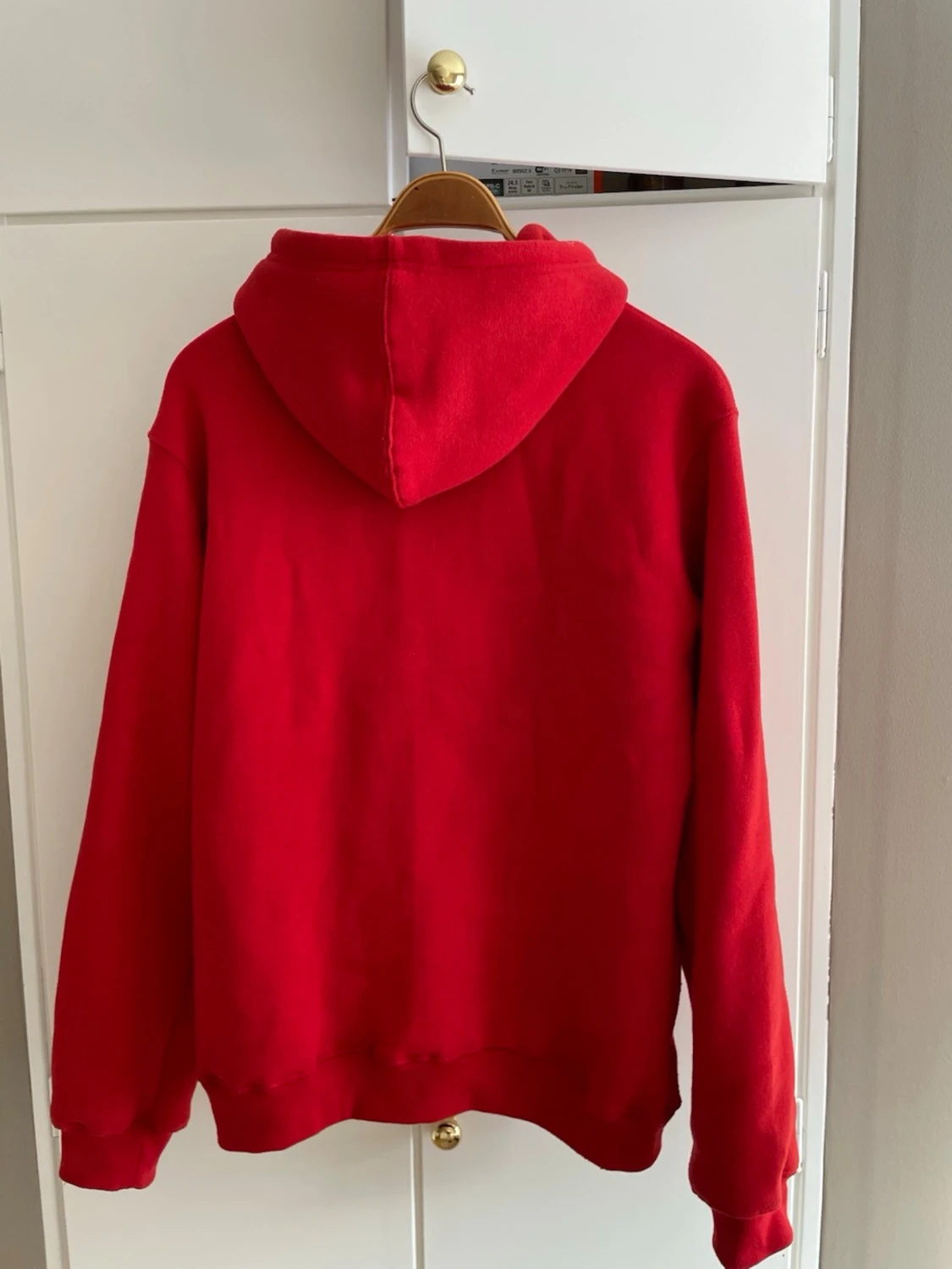 Röd rhinestone hoodie från trapper - 2