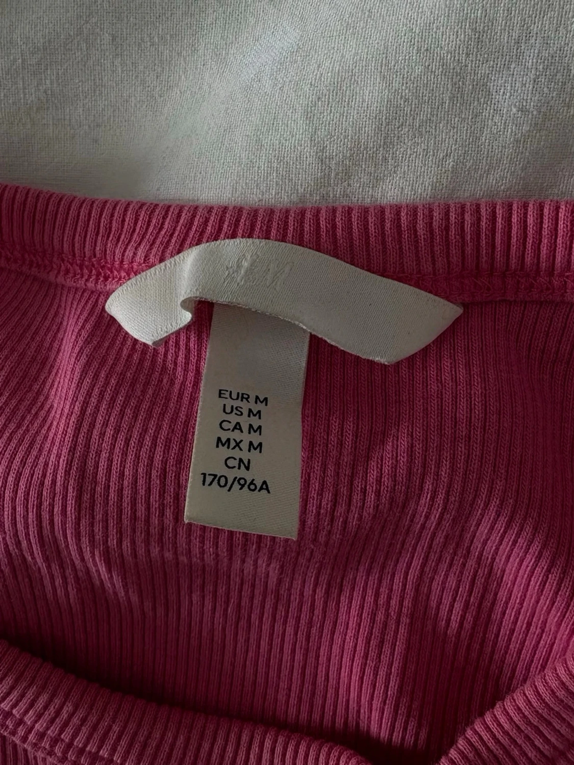 Rosa ribbad linnetopp från H&M - 1