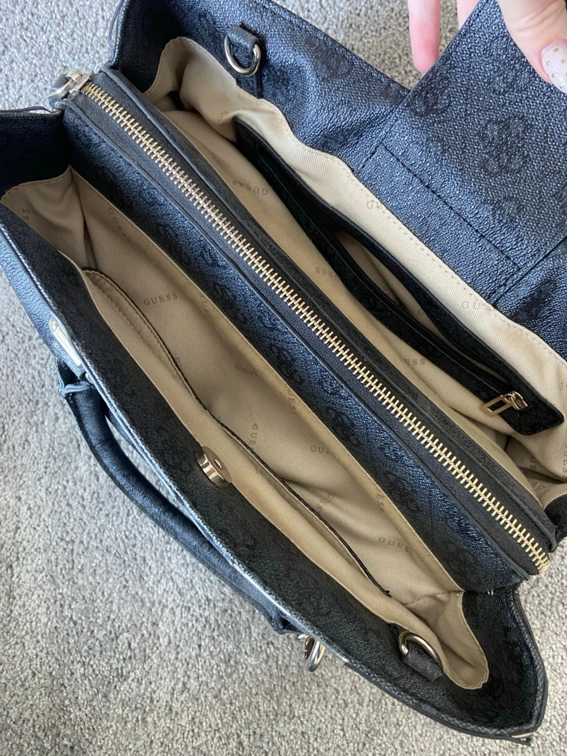Väska GUESS - 1