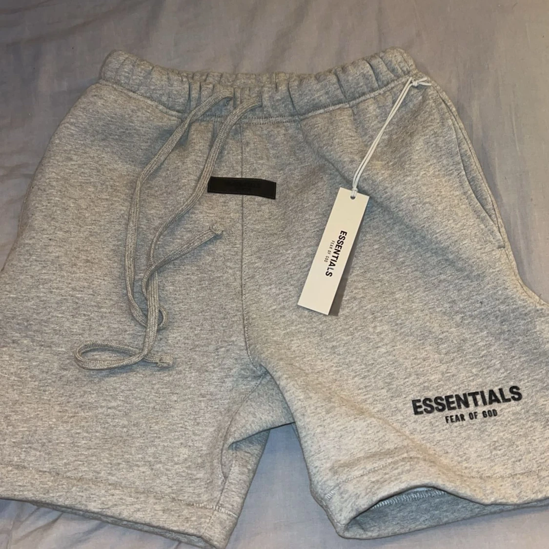 Grå Essentials Fear of God shorts