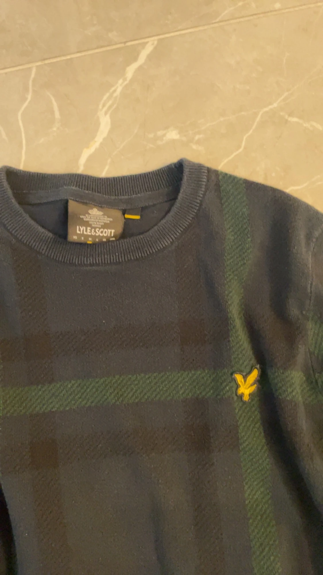 Mörkblå rutig stickad tröja Lyle & Scott - 1